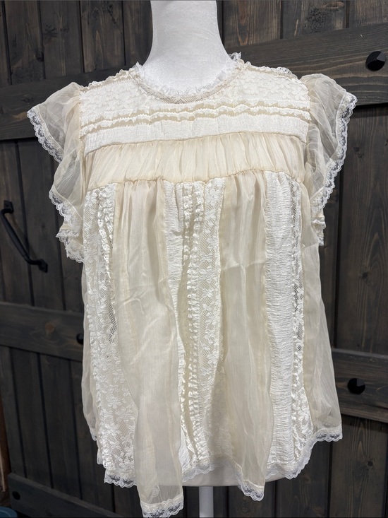 The Unbranded Brand Tops - Sheer Delicate Ivory Lace-Trim Flutter Sleeve Top
